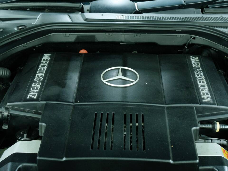 Bild 20/50 von Mercedes-Benz 400 SE (1991)