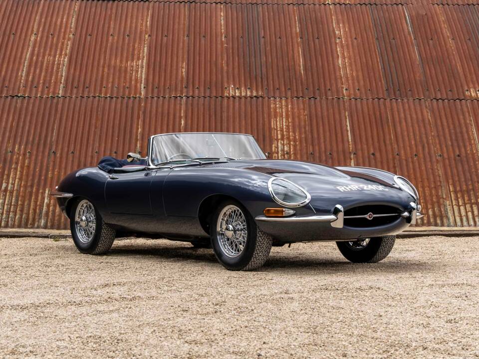 Image 9/27 of Jaguar Type E 4.2 (1965)