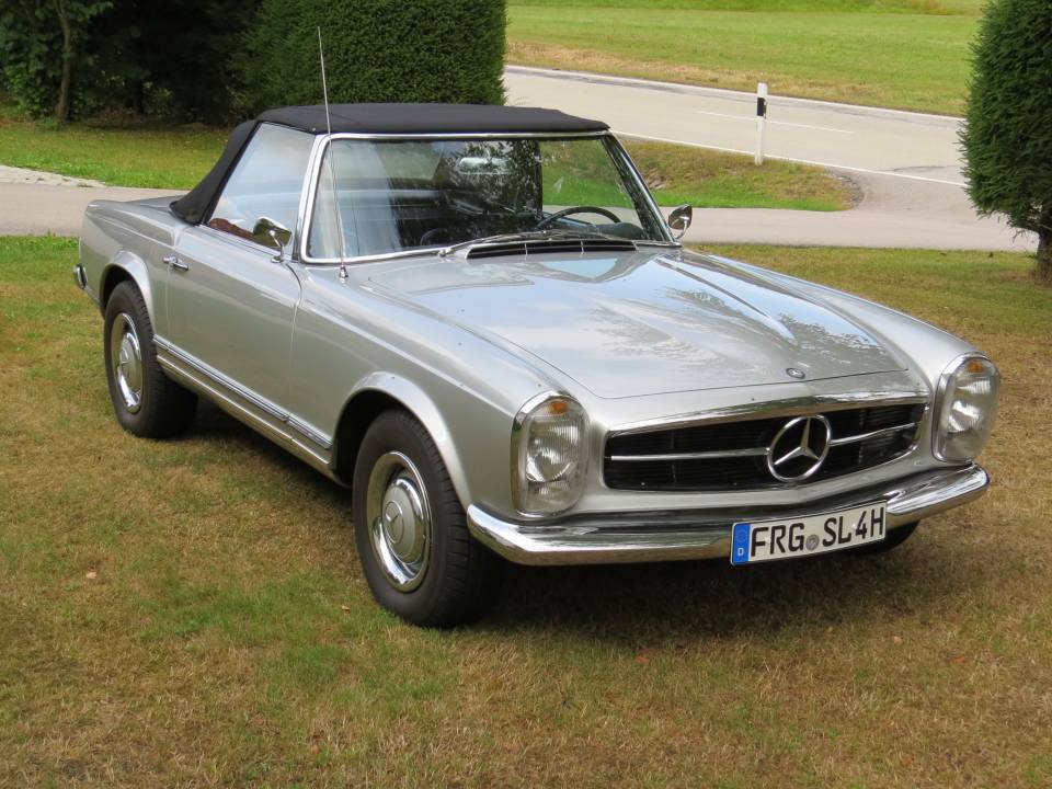 Image 21/41 of Mercedes-Benz 230 SL (1966)