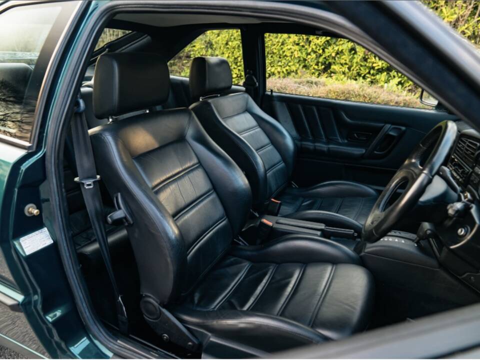 Image 24/43 of Volkswagen Corrado VR6 2.8 (1993)