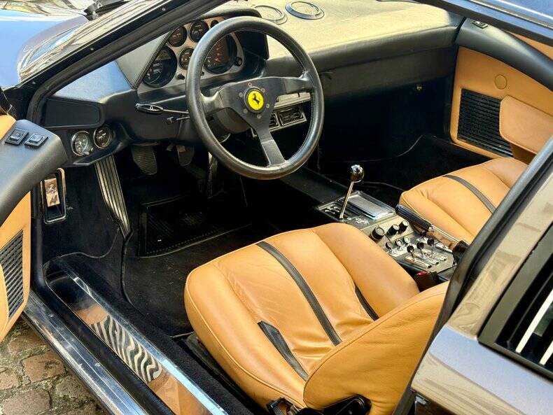 Image 3/50 of Ferrari 308 GTS (1900)