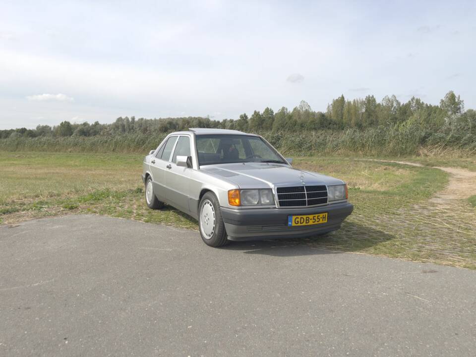 Afbeelding 4/8 van Mercedes-Benz 190 E (1993)