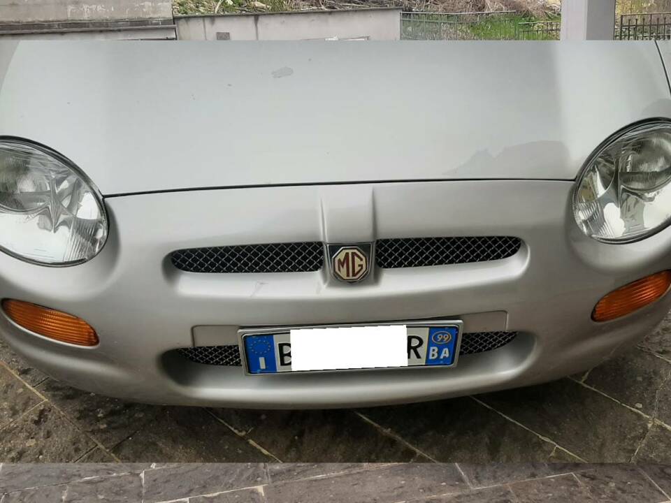 Immagine 9/50 di MG F 1.8i VVC 75 LE "75th Anniversary" (1999)