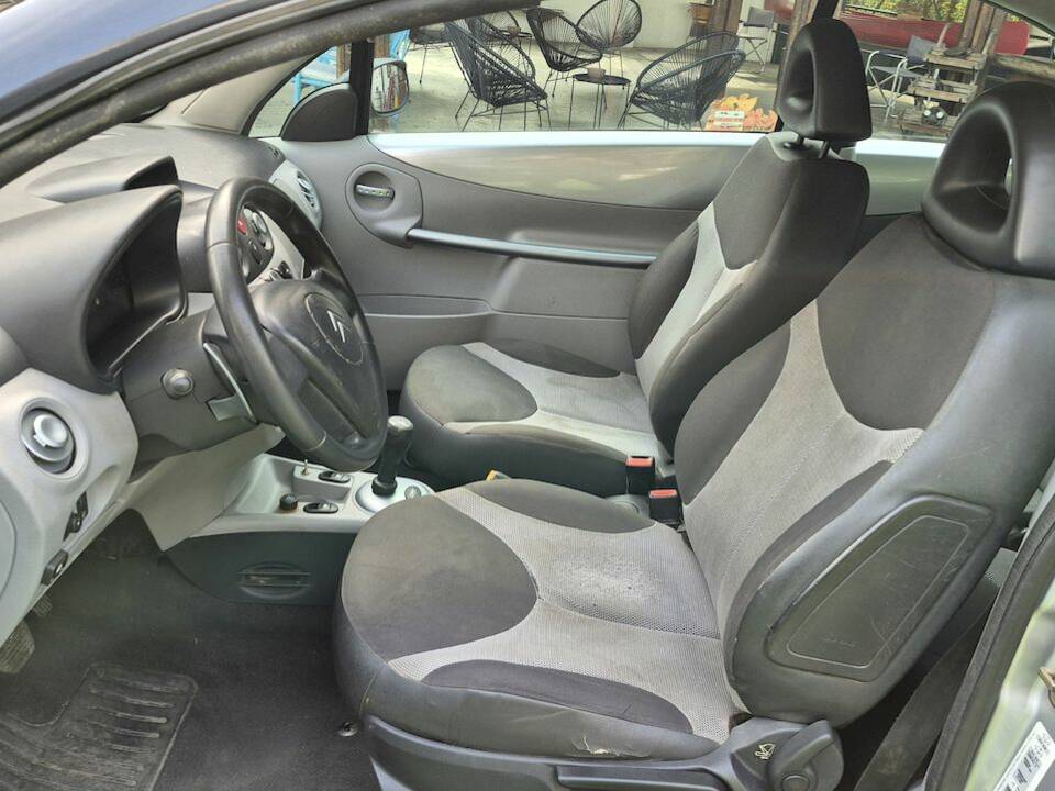 Image 25/54 of Citroën C3 1.6 16V (2004)
