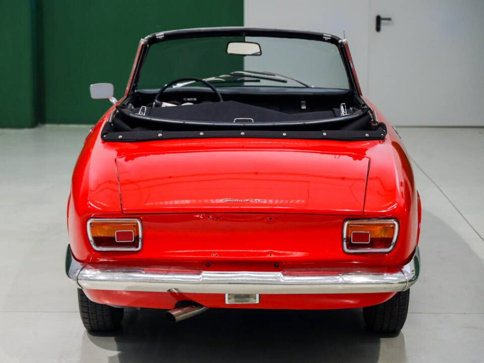 Image 17/58 of Alfa Romeo Giulia 1600 GTC (1965)