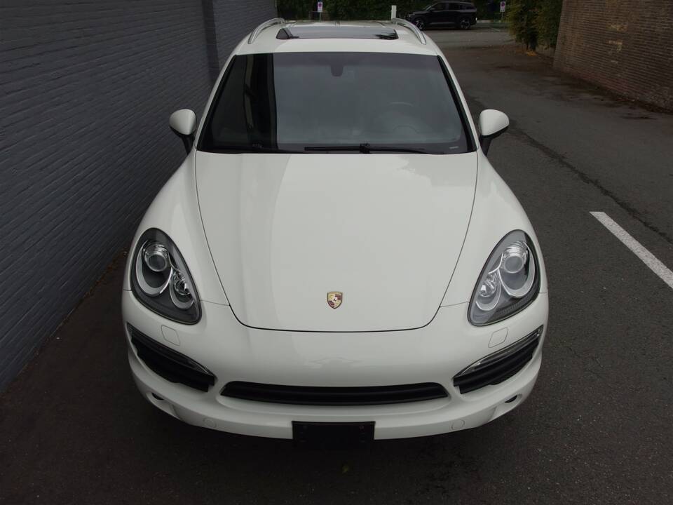 Bild 8/99 von Porsche Cayenne S (2010)