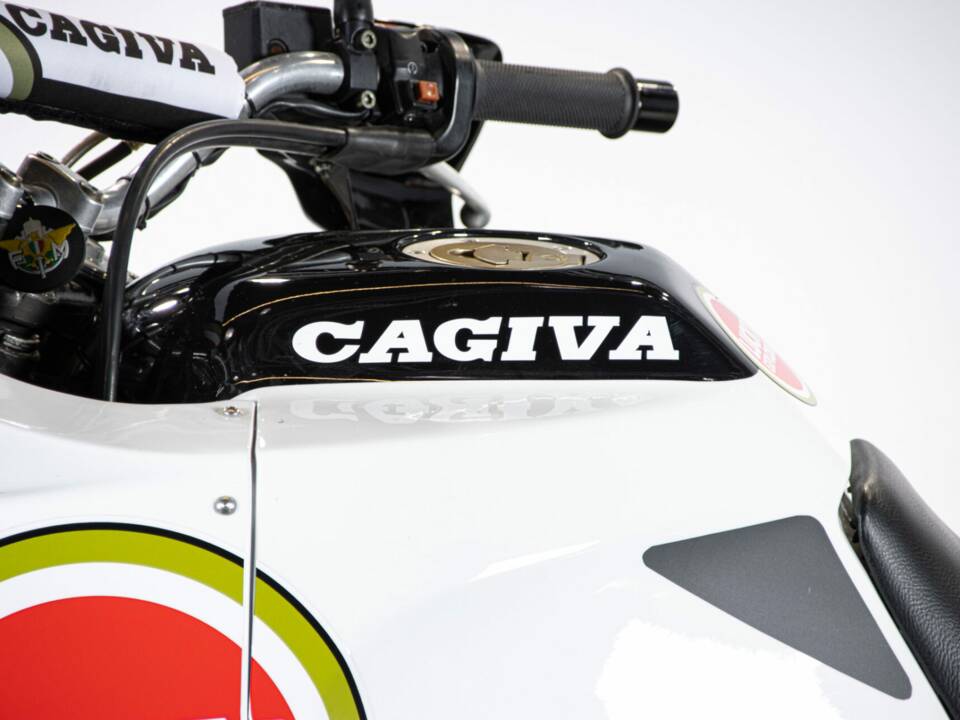 Image 17/50 of Cagiva E900 Elefant (1997)