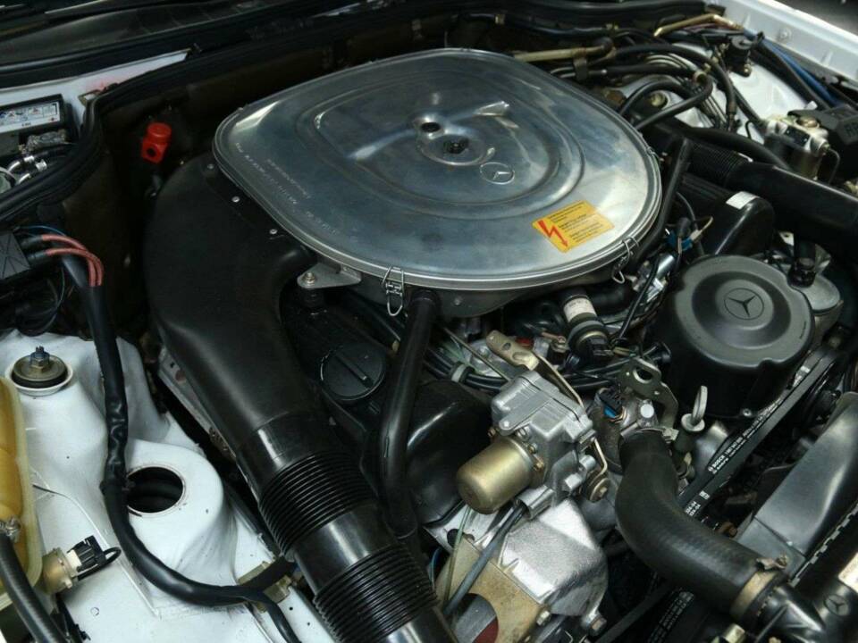 Bild 42/50 von Mercedes-Benz 560 SEC (1988)