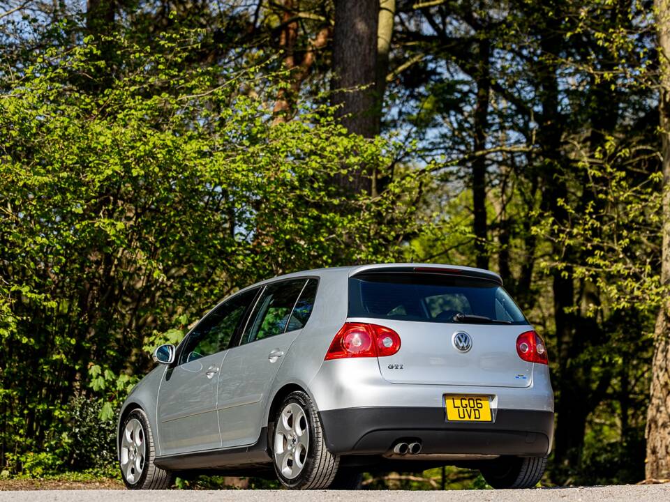 Bild 14/50 von Volkswagen Golf V GTI (2006)