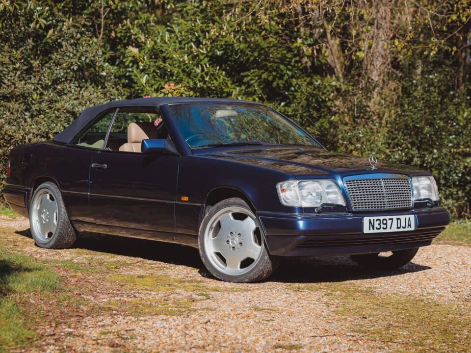 Imagen 40/41 de Mercedes-Benz E 220 (1995)