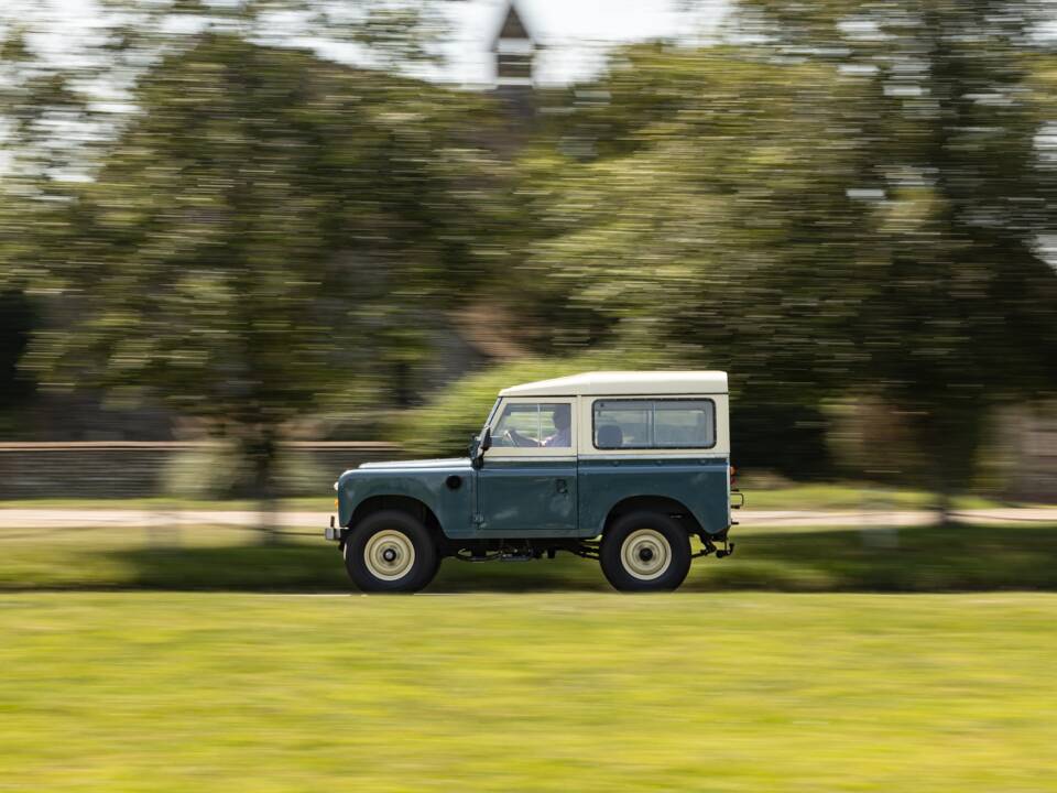 Bild 48/50 von Land Rover 88 (1980)
