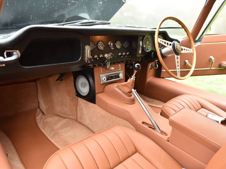 Bild 32/50 von Jaguar E-Type 4.2 (1965)