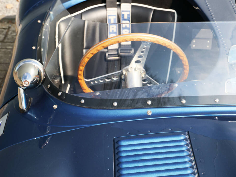 Image 27/60 of Jaguar D-Type (1967)