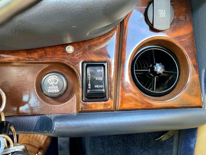 Image 36/42 of Bristol 411 Mk. V (1975)