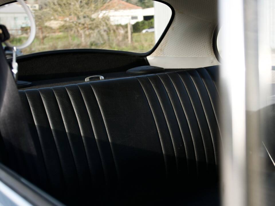 Image 47/54 of Volkswagen Beetle 1500 (1969)