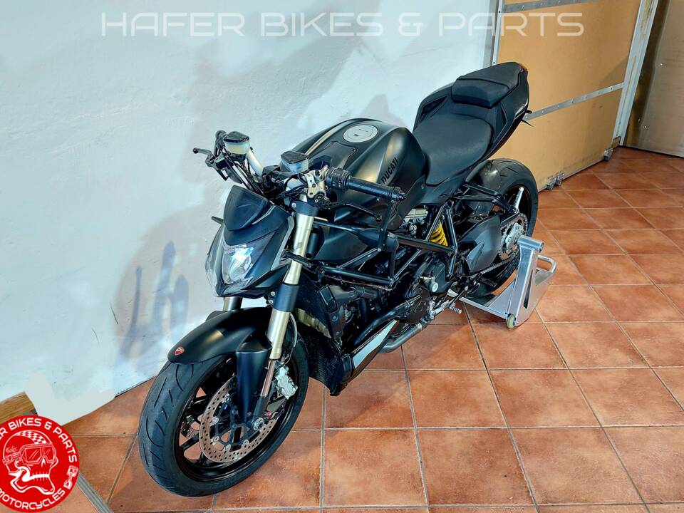 Image 7/33 of Ducati 848 EVO (2012)