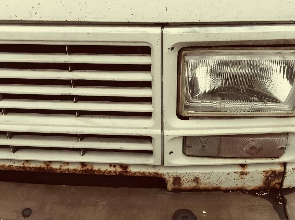 neuer Anstrich ist auf jeden Fall auch empfehlenswert (für Bus und H-Kennzeichen)
