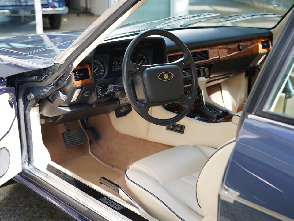 Imagen 7/29 de Jaguar XJS 5.3 V12 (1991)