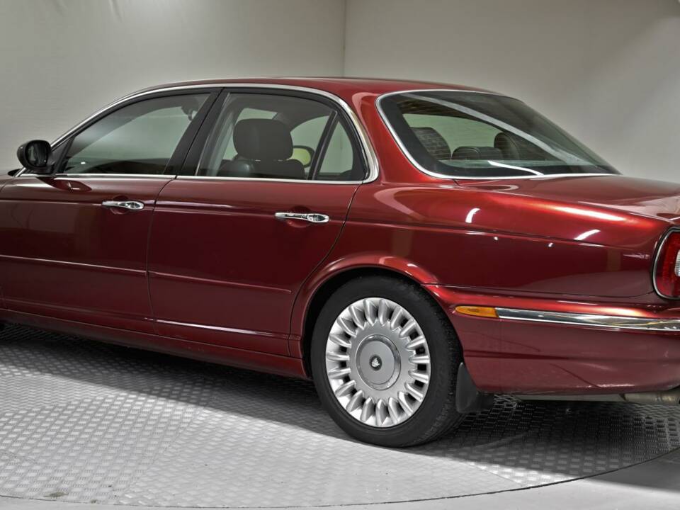 Imagen 9/50 de Jaguar XJR Super V8 (2004)