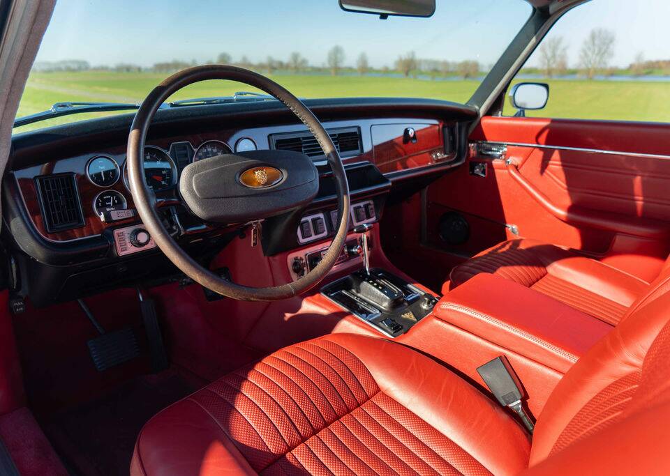 Imagen 2/8 de Jaguar XJ 5.3 C (1975)