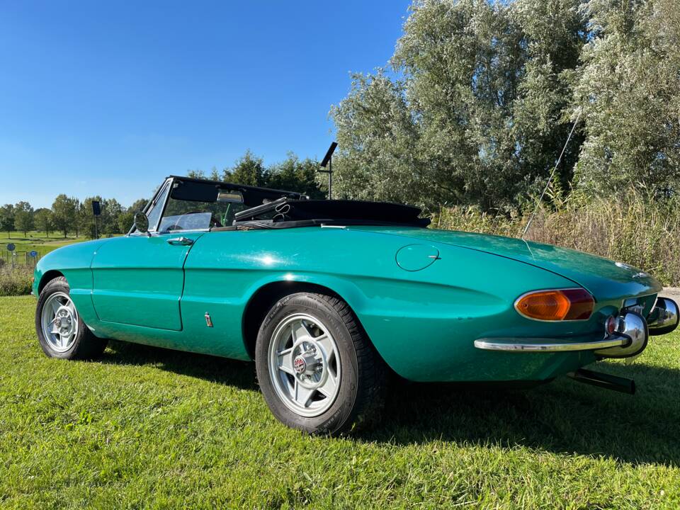 Image 5/91 de Alfa Romeo 1750 Spider Veloce (1969)