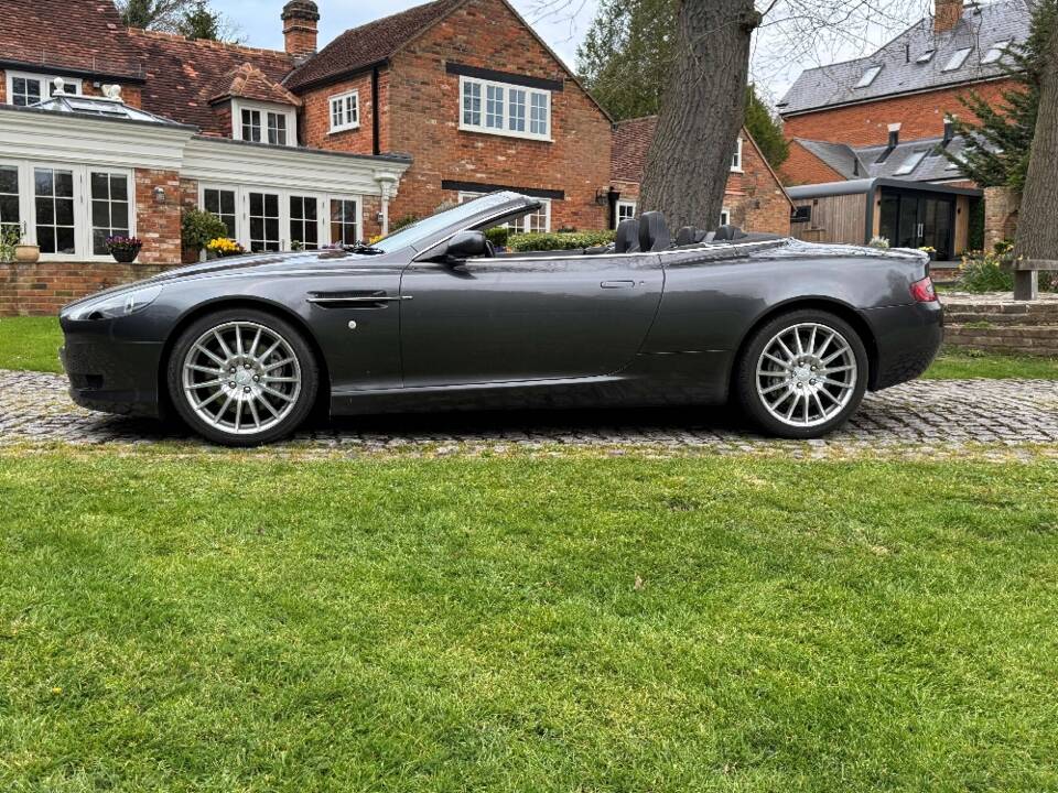 Image 7/25 of Aston Martin DB 9 Volante (2005)
