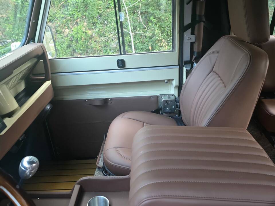 Bild 16/57 von Land Rover 110 (1989)