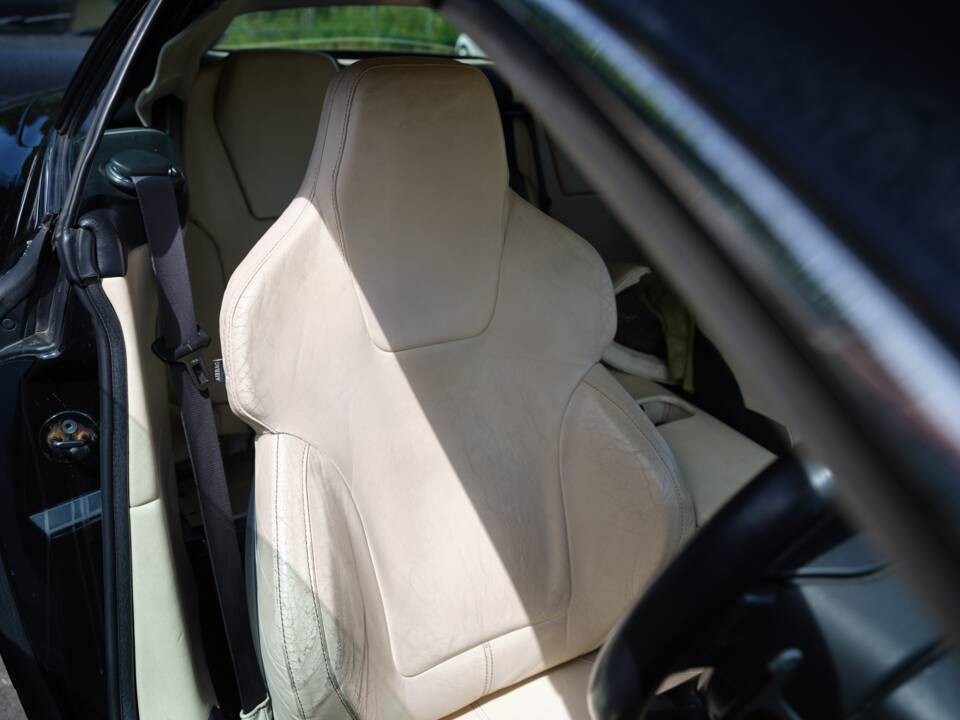 Bild 18/31 von Aston Martin DB 9 Volante (2006)