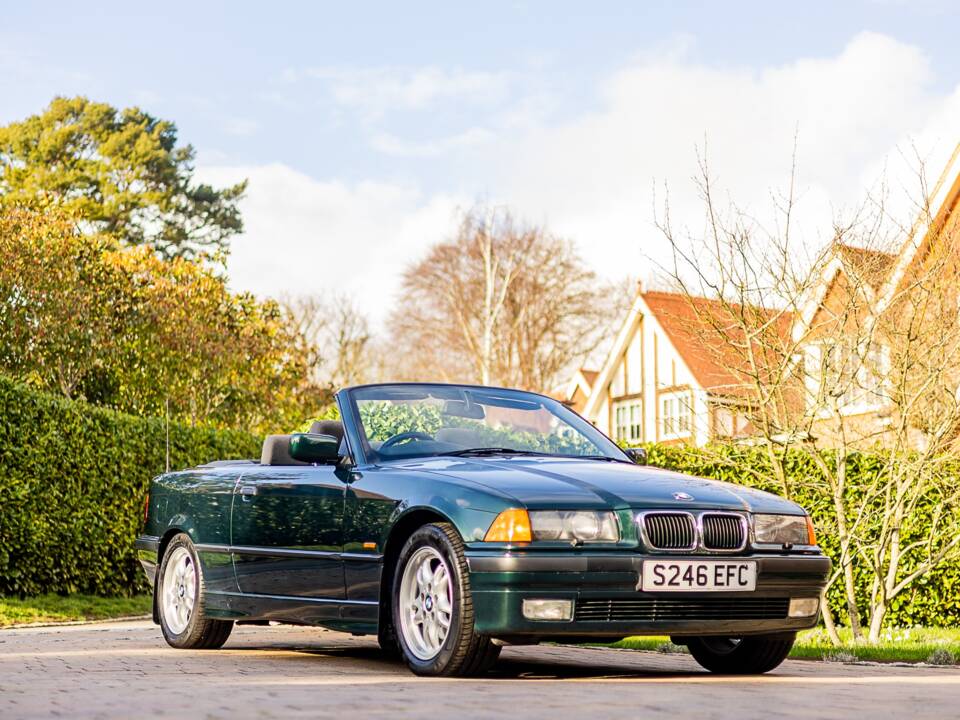 Image 11/49 of BMW 328i (1998)