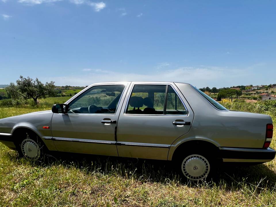 Afbeelding 27/81 van Lancia Thema I.E. (1986)