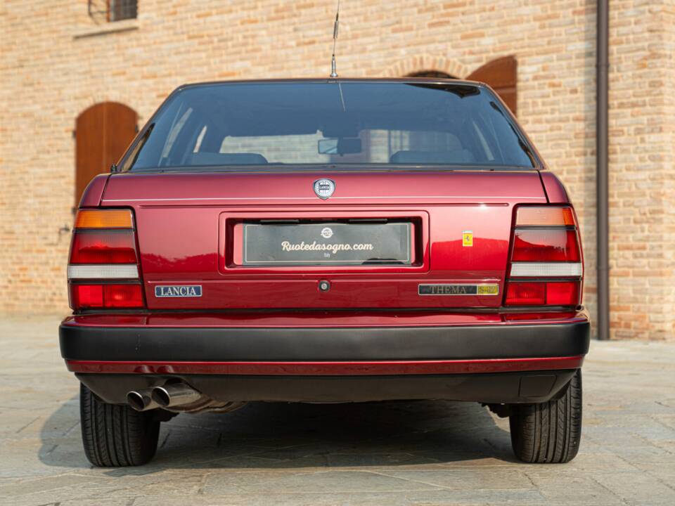 Image 8/50 of Lancia Thema 8.32 (1989)