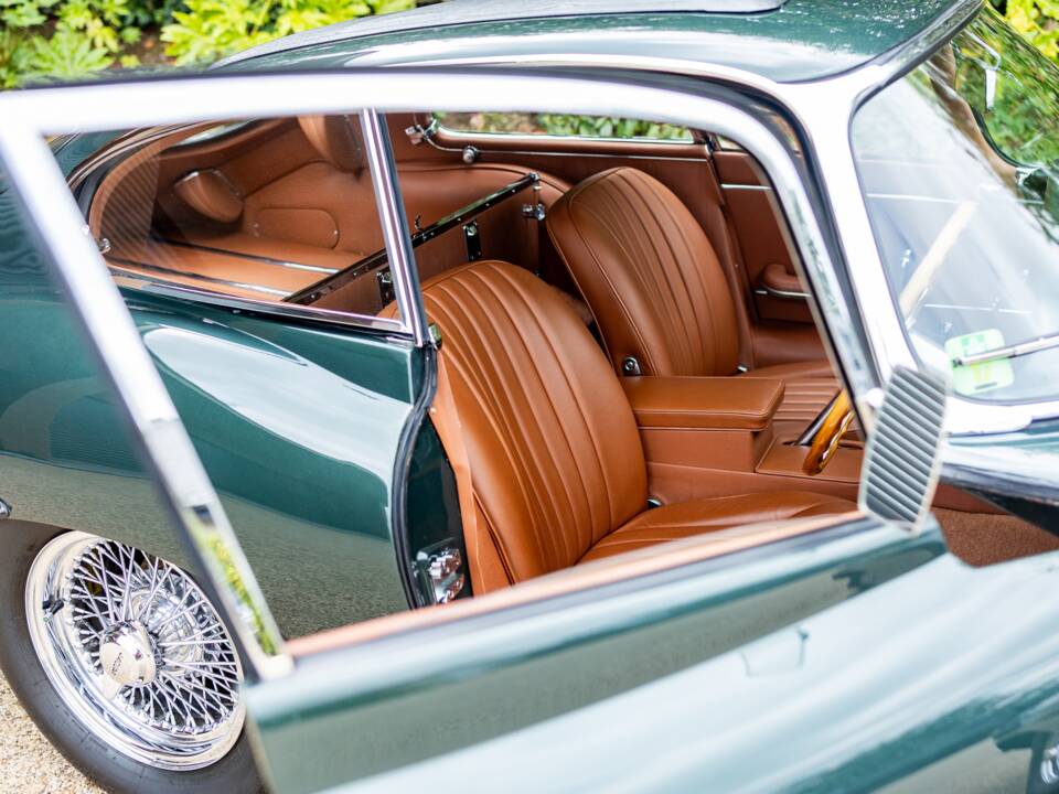 Bild 21/50 von Jaguar E-Type 4.2 (1965)