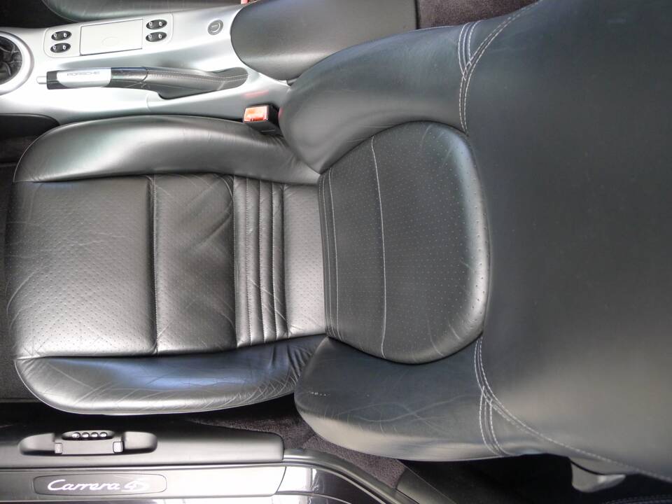 Image 37/41 of Porsche 911 Carrera 4S (2004)