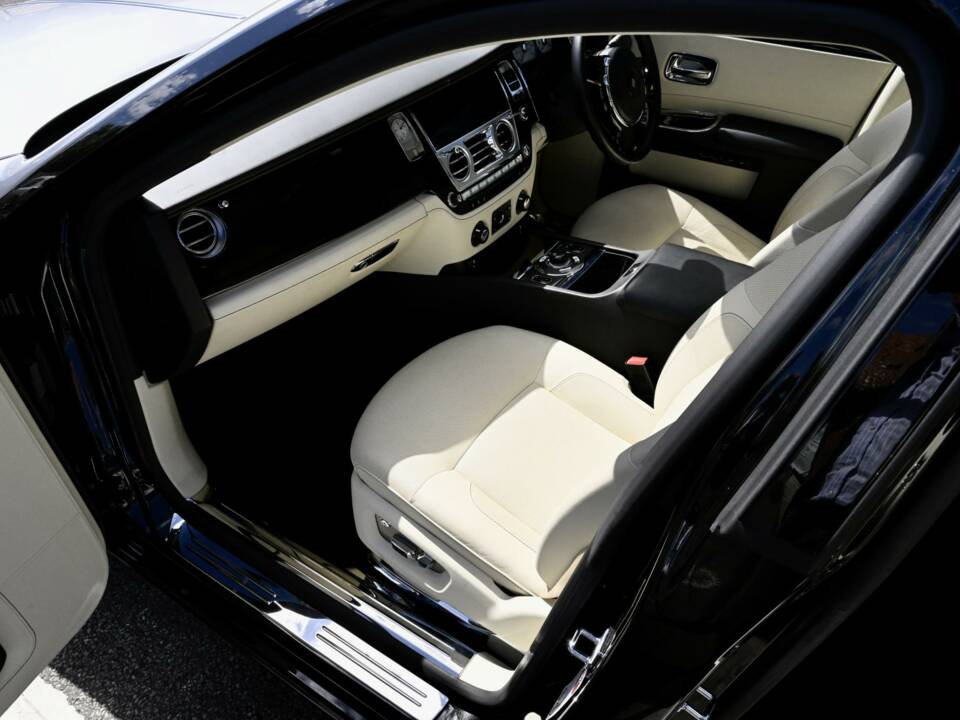 Immagine 41/50 di Rolls-Royce Ghost (2010)