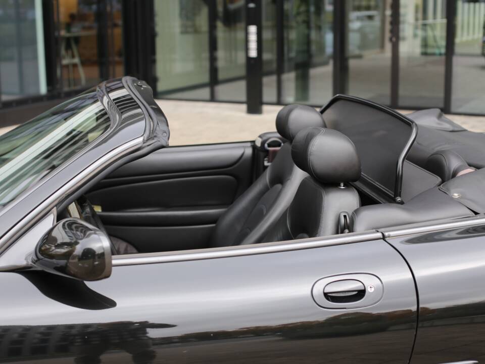 Immagine 35/45 di Jaguar XKR (2001)