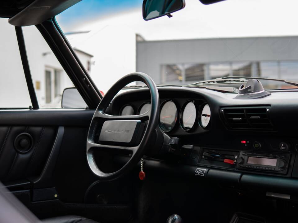 Image 29/29 of Porsche 911 Carrera 3.2 (1989)