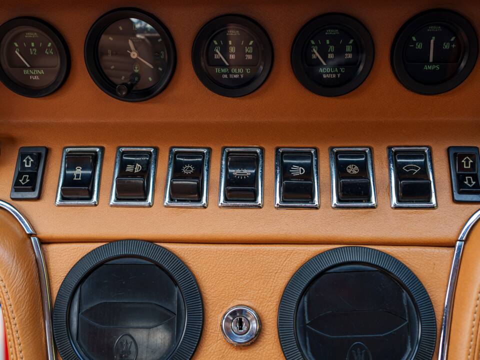 Image 23/33 of Maserati Ghibli Spyder SS (1971)