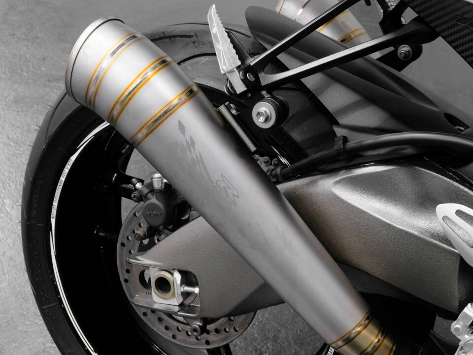 Bild 18/21 von Suzuki DUMMY (2010)