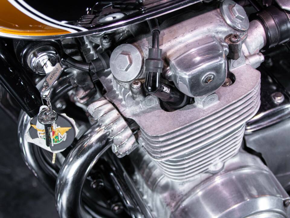 Bild 43/50 von Honda CB 500 Four (1975)