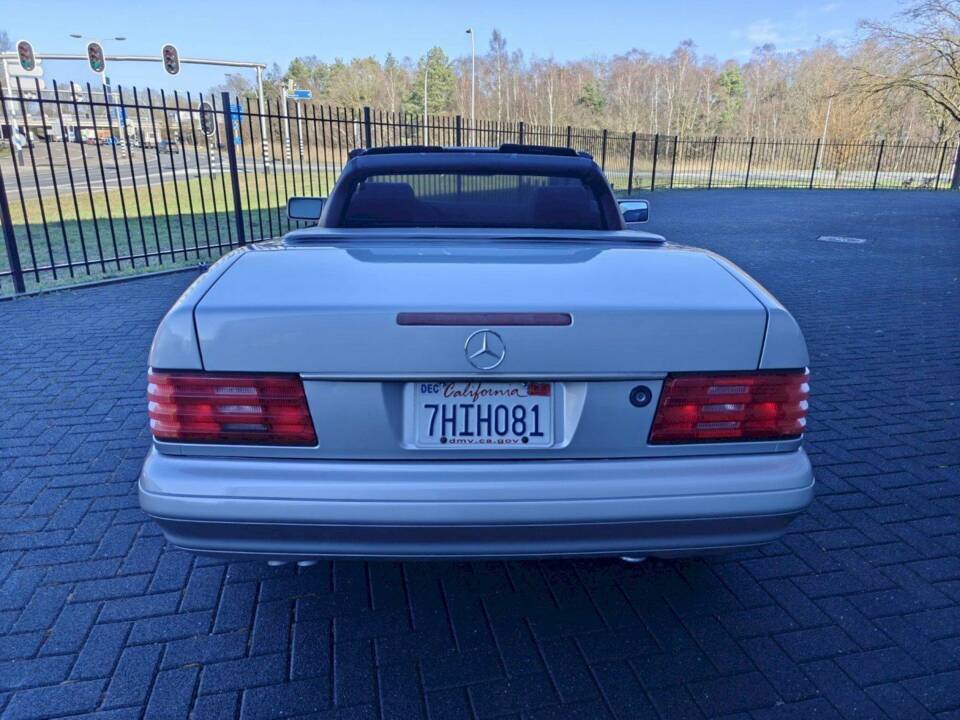 Image 4/40 of Mercedes-Benz SL 500 (1996)