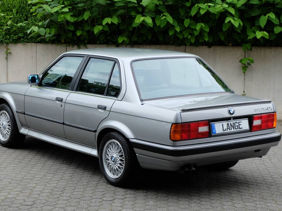 Bild 8/56 von BMW 325ix (1987)