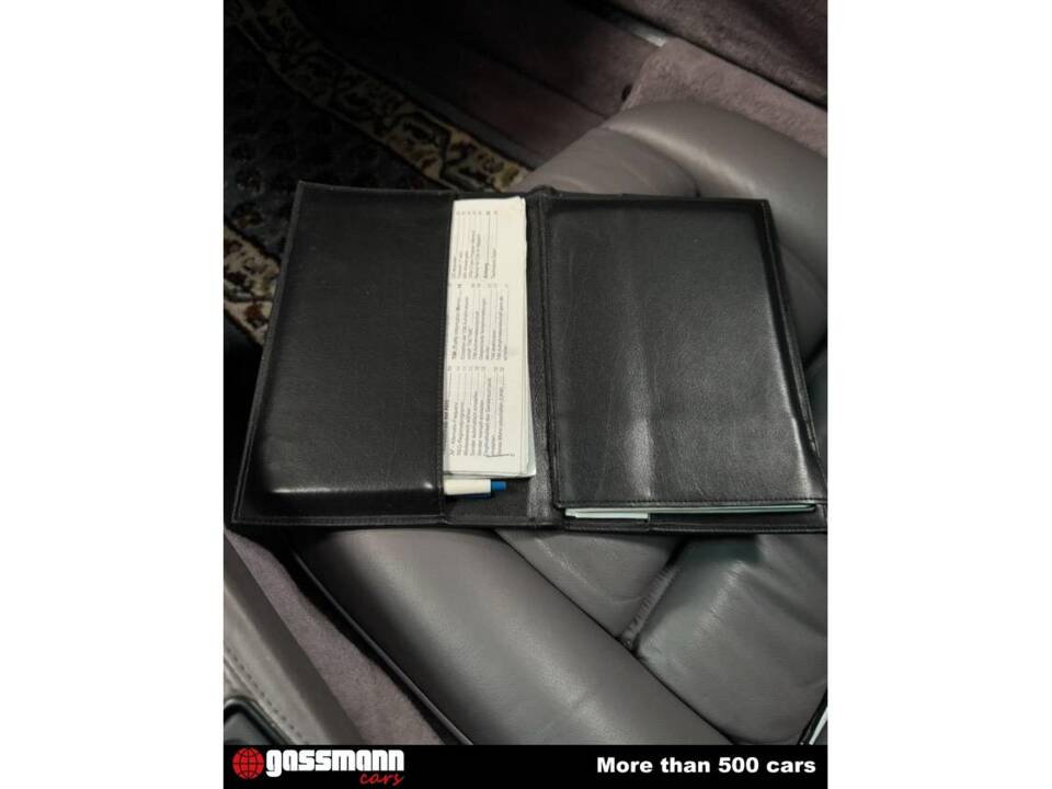 Image 4/4 of BMW 850i (1990)