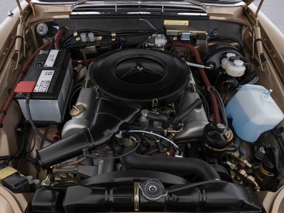Image 7/19 of Mercedes-Benz 280 SE 3,5 (1971)