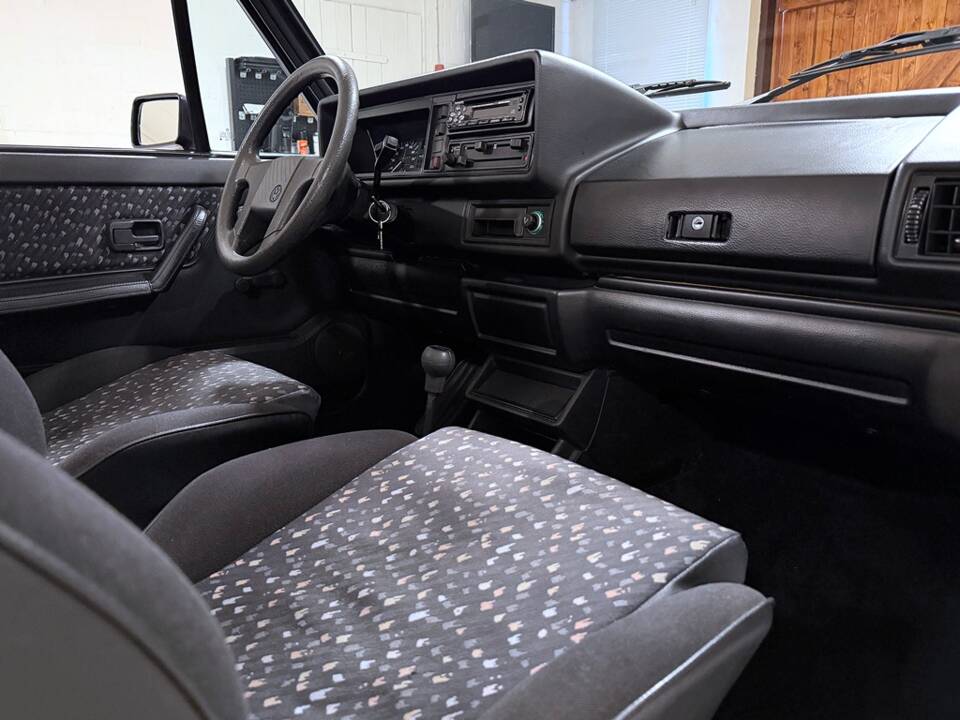 Image 19/22 of Volkswagen Golf Mk I Convertible 1.8 (1993)