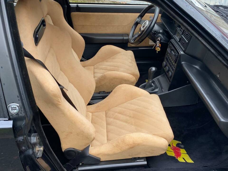 Afbeelding 5/13 van Lancia Delta HF Integrale Evoluzione I (1992)