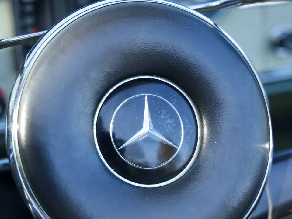Bild 28/50 von Mercedes-Benz 230 SL (1967)