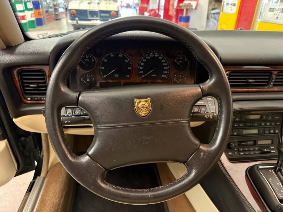 Bild 8/21 von Jaguar XJ 6 4.0 (1996)