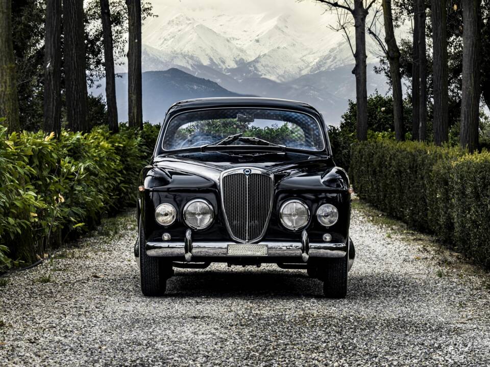 Image 3/51 of Lancia Aurelia B52 Bertone (1951)