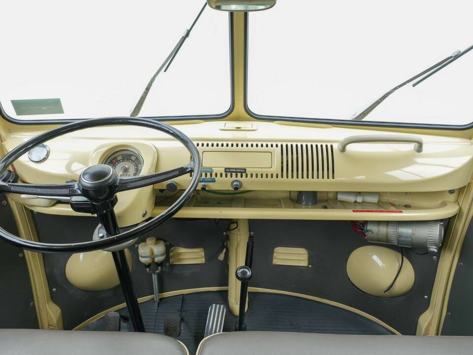 Bild 16/37 von Volkswagen T1 Kastenwagen (1966)