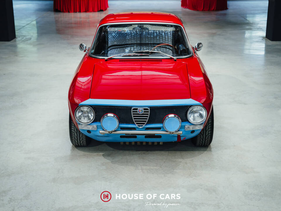 Immagine 3/25 di Alfa Romeo Giulia 1600 GT Junior (1974)